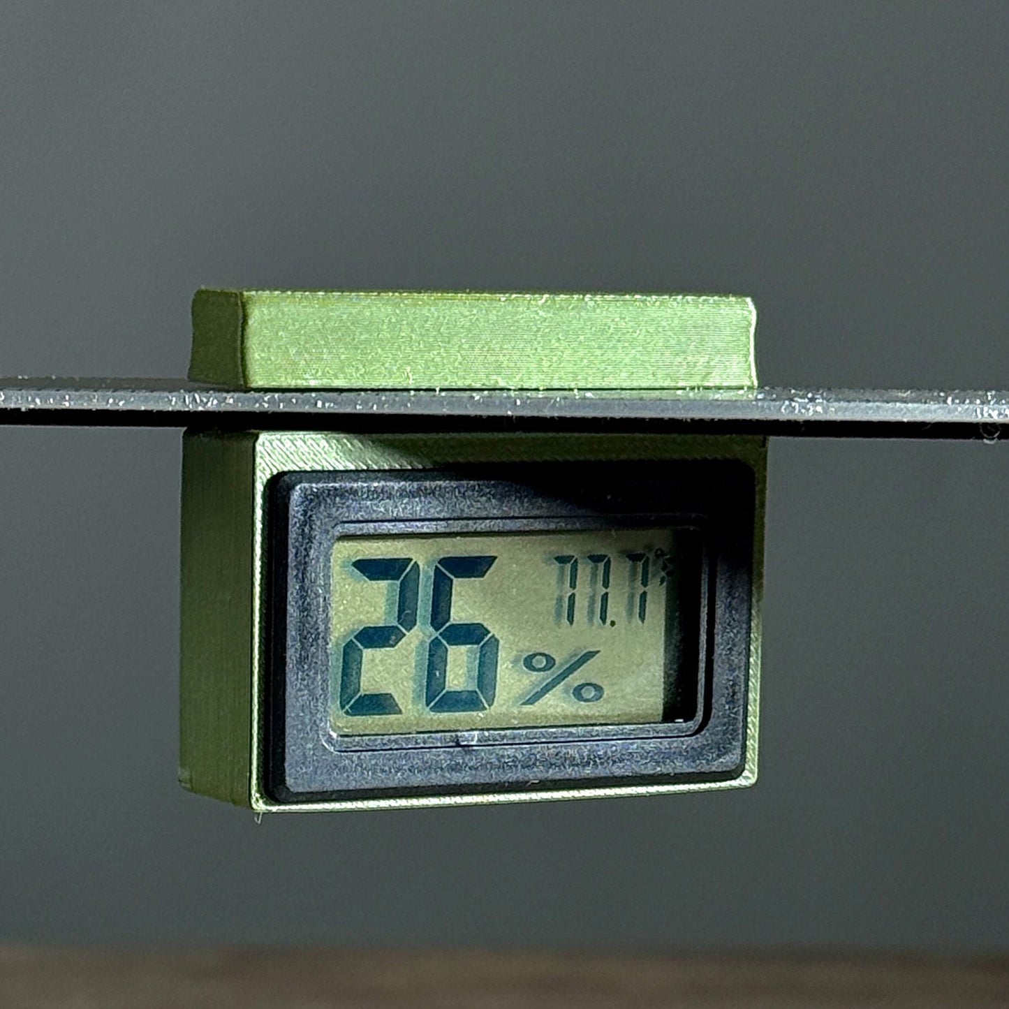 Magnetic Hygrometer top Mount for reptile, spider, insect, terrariums