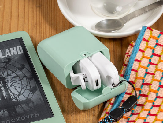 Page turner case for Matcha Kindle with Page turner lanyard slot.