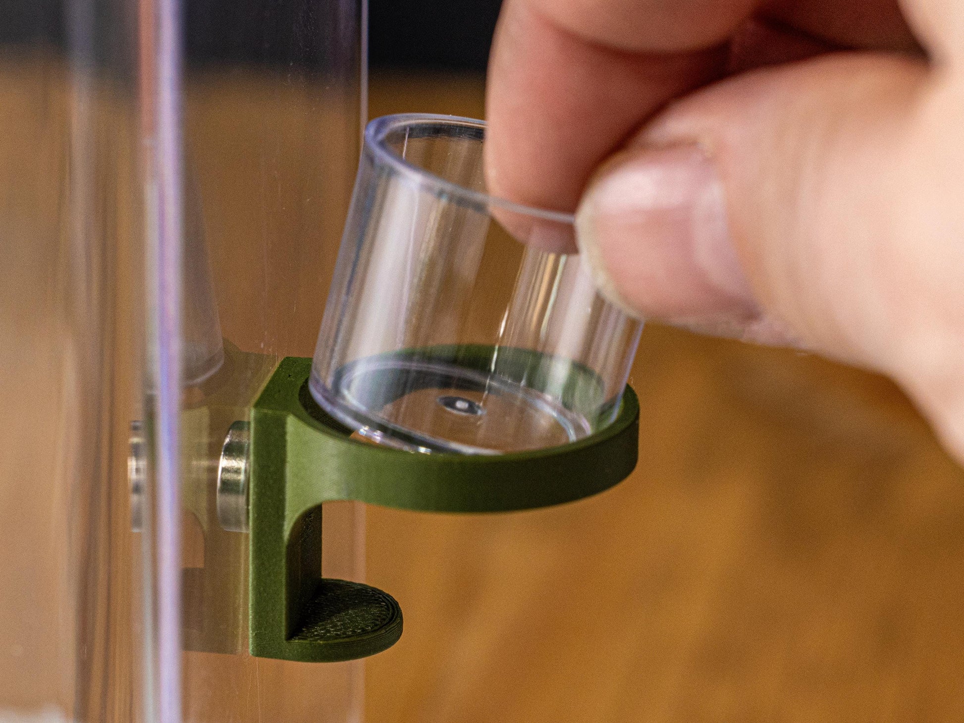 Removable Jumping Spider Magnetic Feeder Cup mount with clear feeding cup